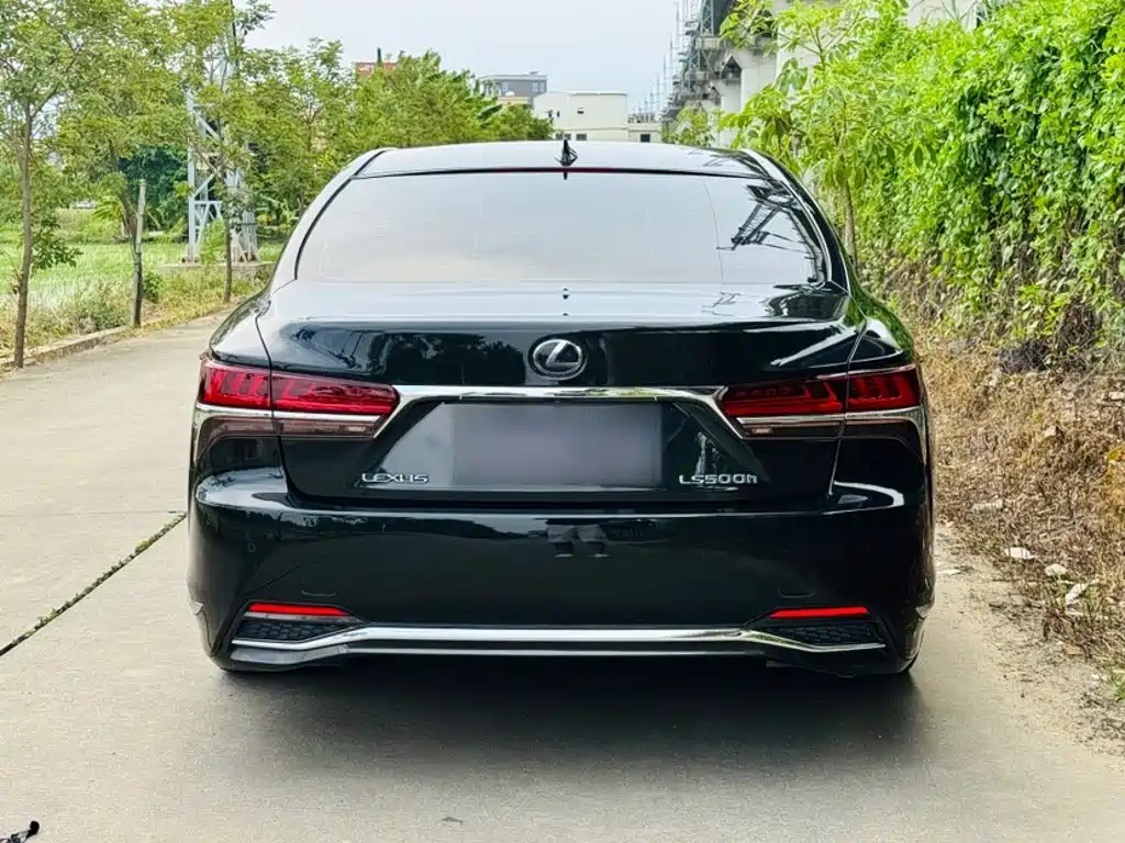 Lexus LS — фото 22