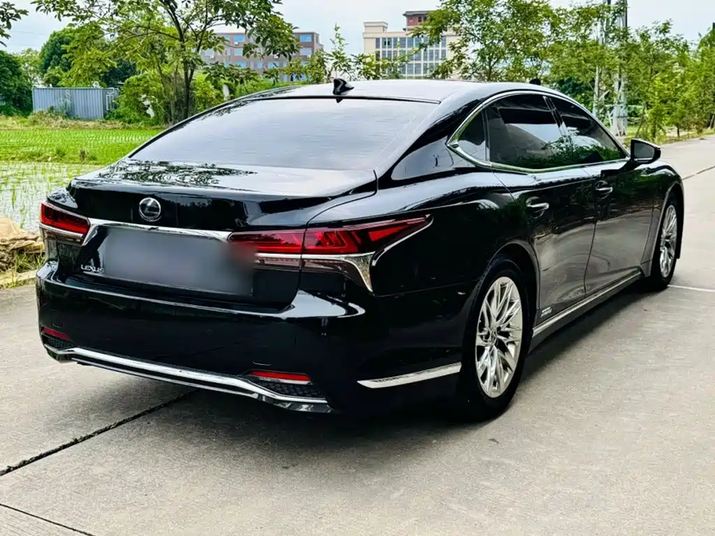 Lexus LS — фото 24
