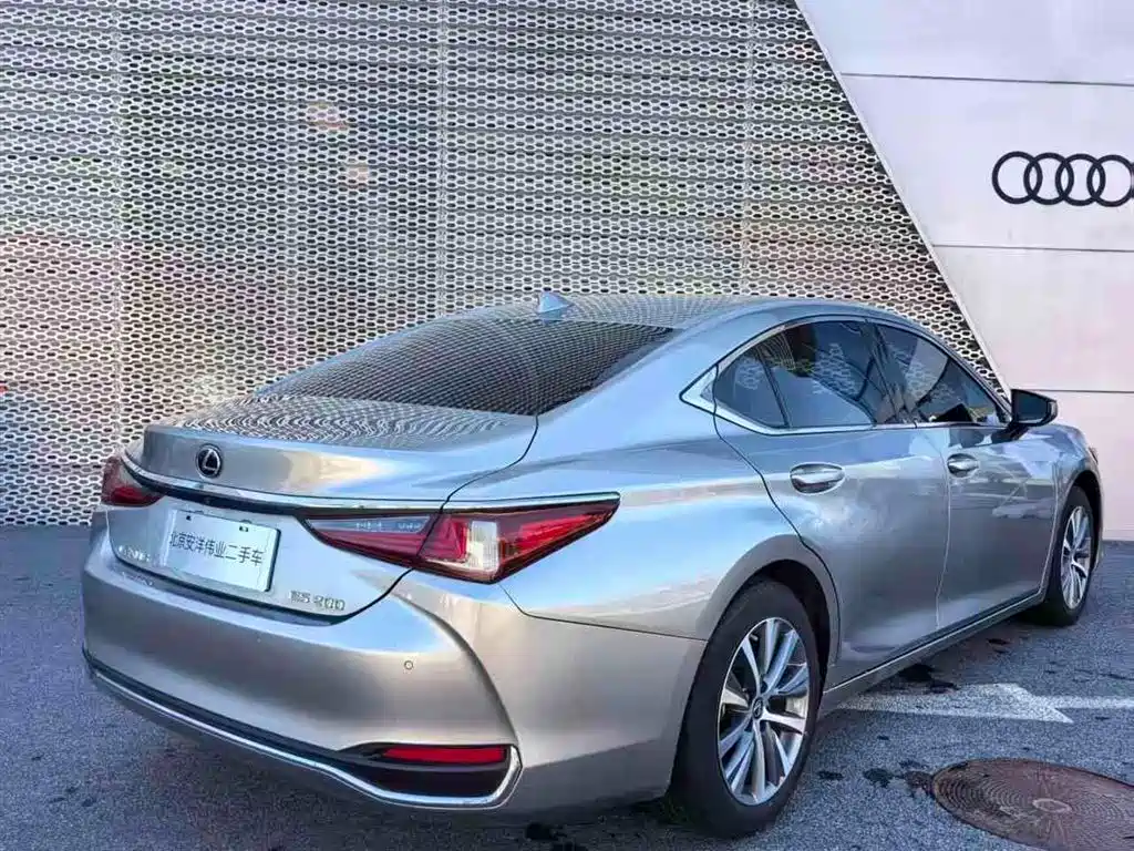 Lexus ES — фото 3