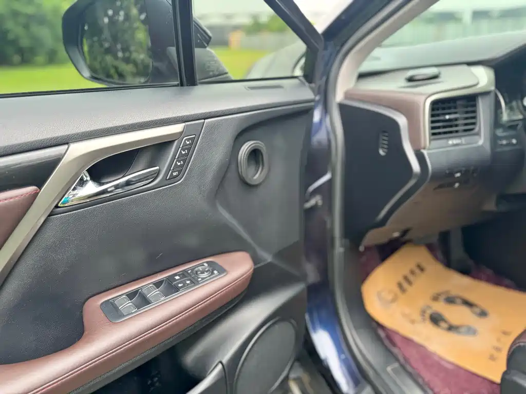 Lexus RX — фото 17