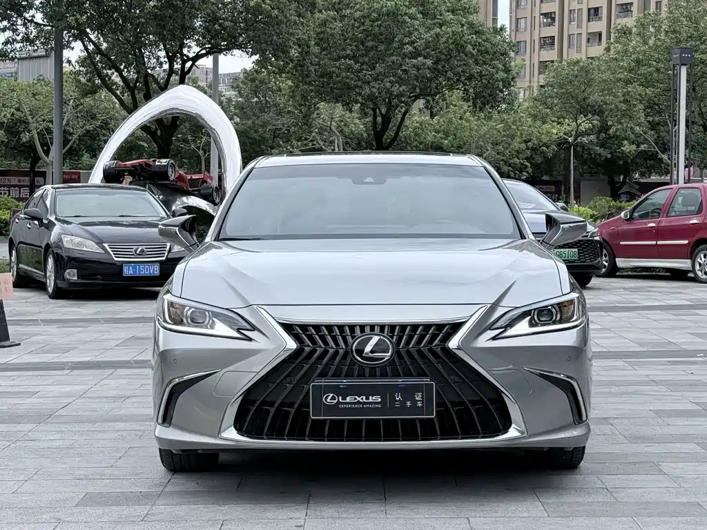 Lexus ES — фото 2