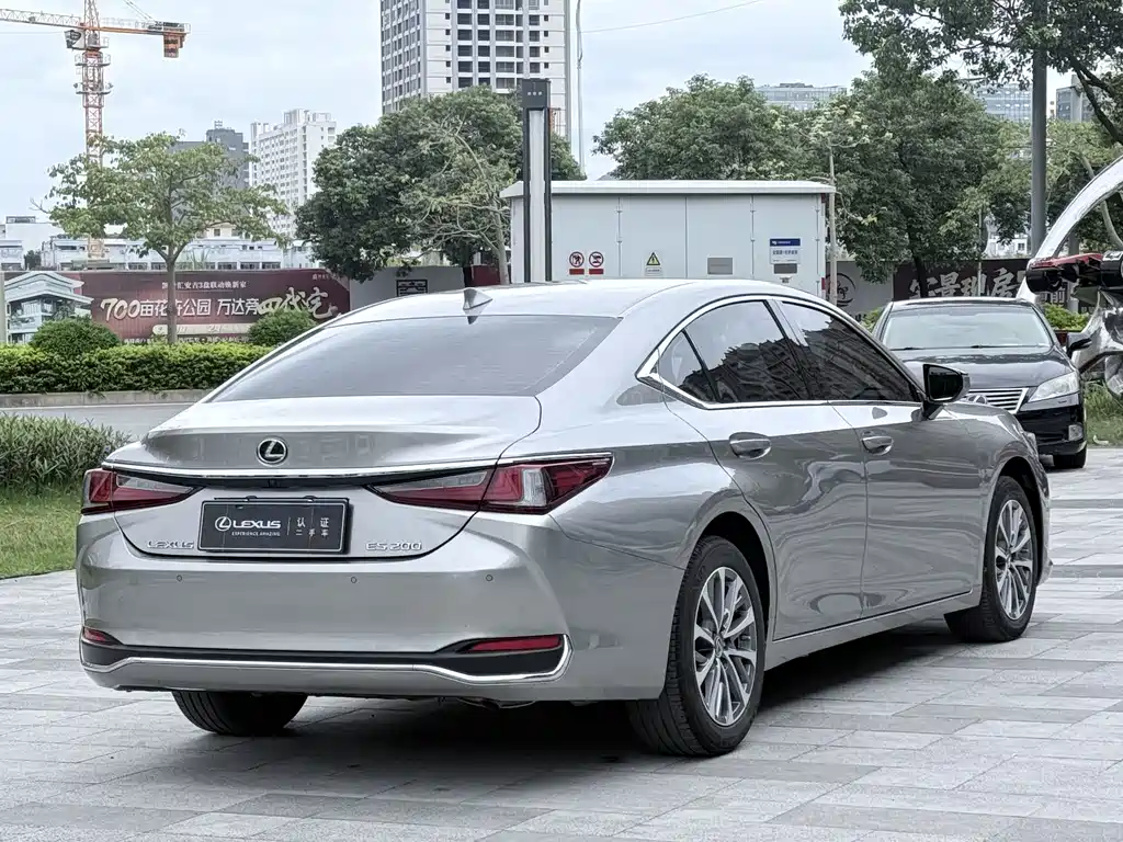 Lexus ES — фото 3