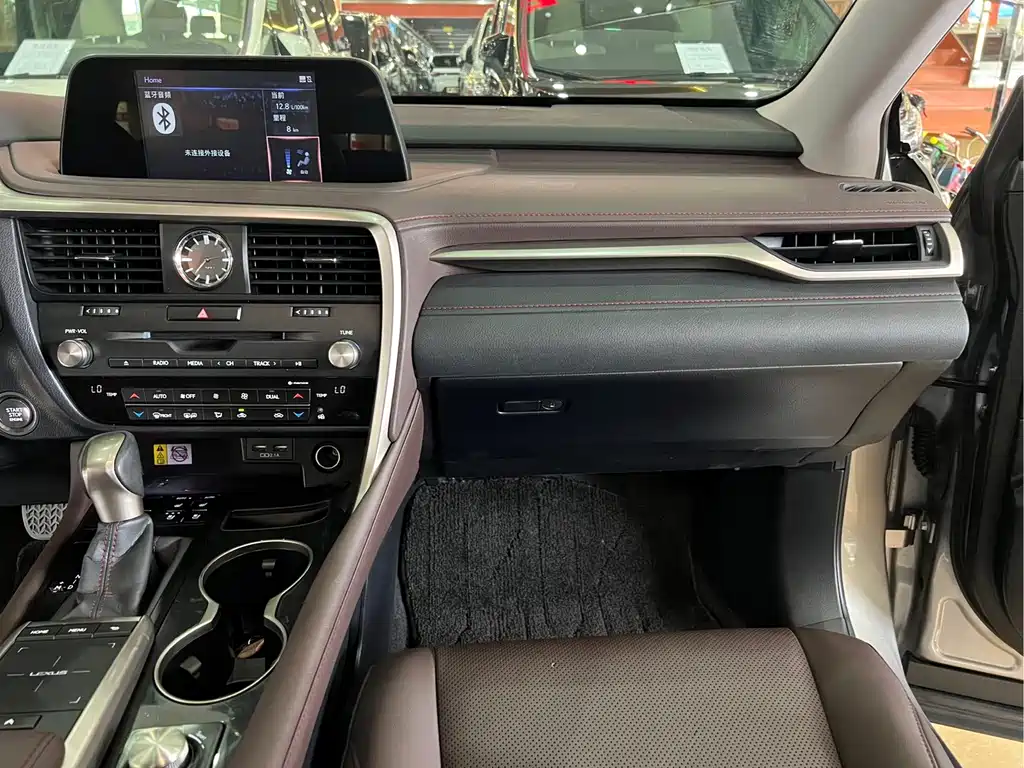 Lexus RX — фото 15