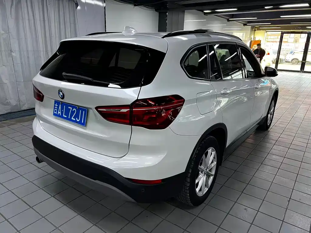 BMW X1 — фото 11