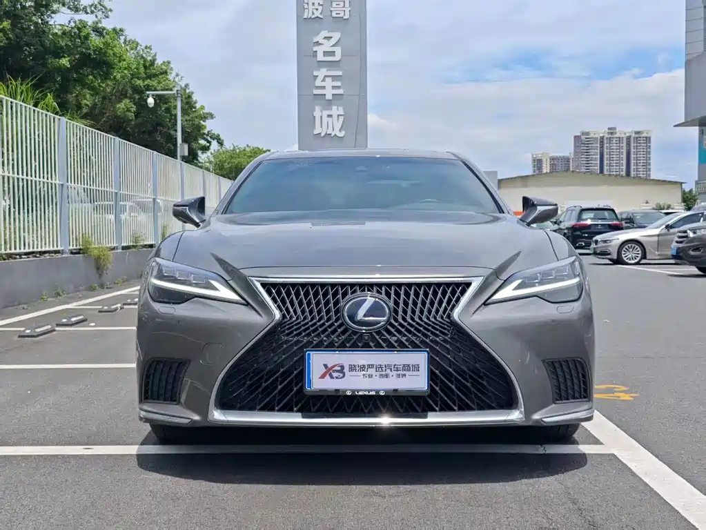 Lexus LS — фото 2