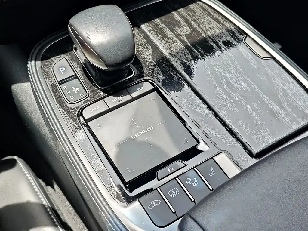 Lexus LS — фото 11