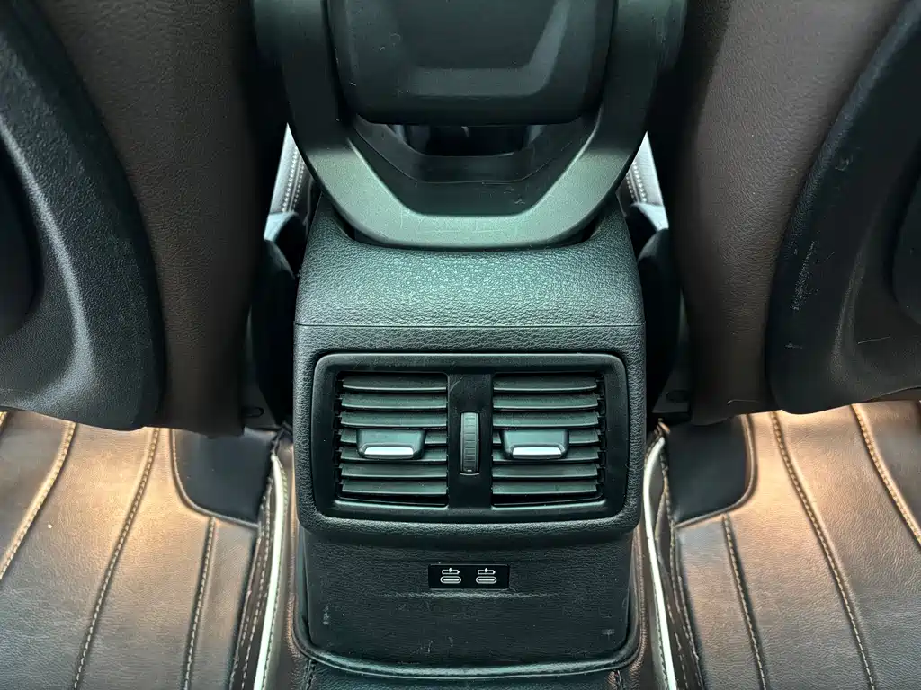 BMW X1 — фото 13