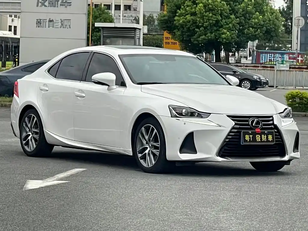 Lexus IS — фото 3