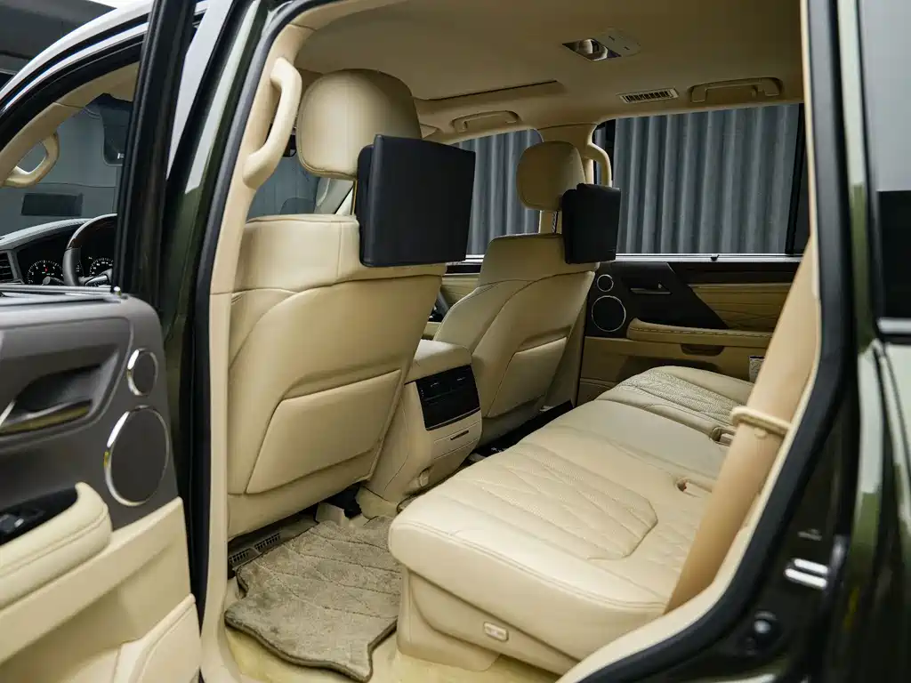 Lexus LX — фото 8
