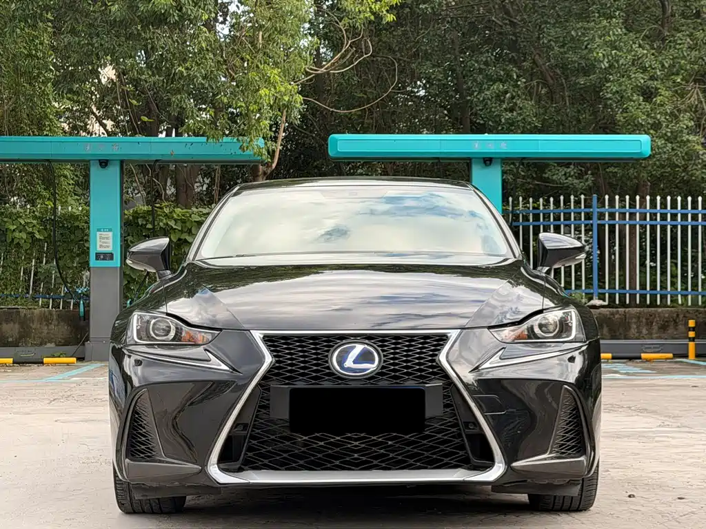 Lexus IS — фото 2