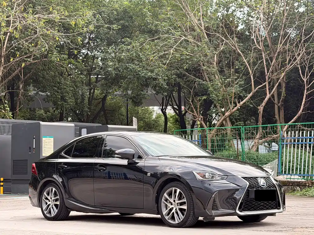 Lexus IS — фото 3