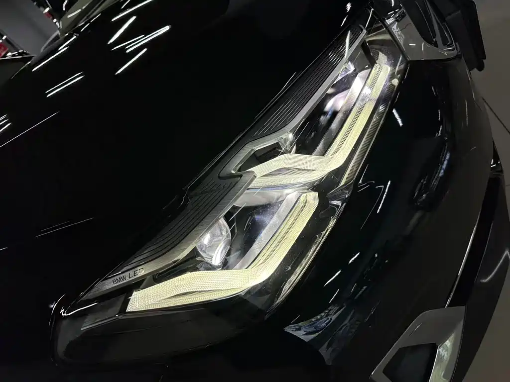 BMW 5 Series — фото 14