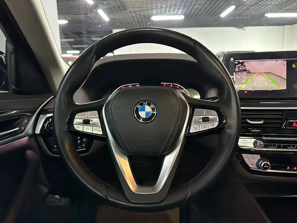 BMW 5 Series — фото 10