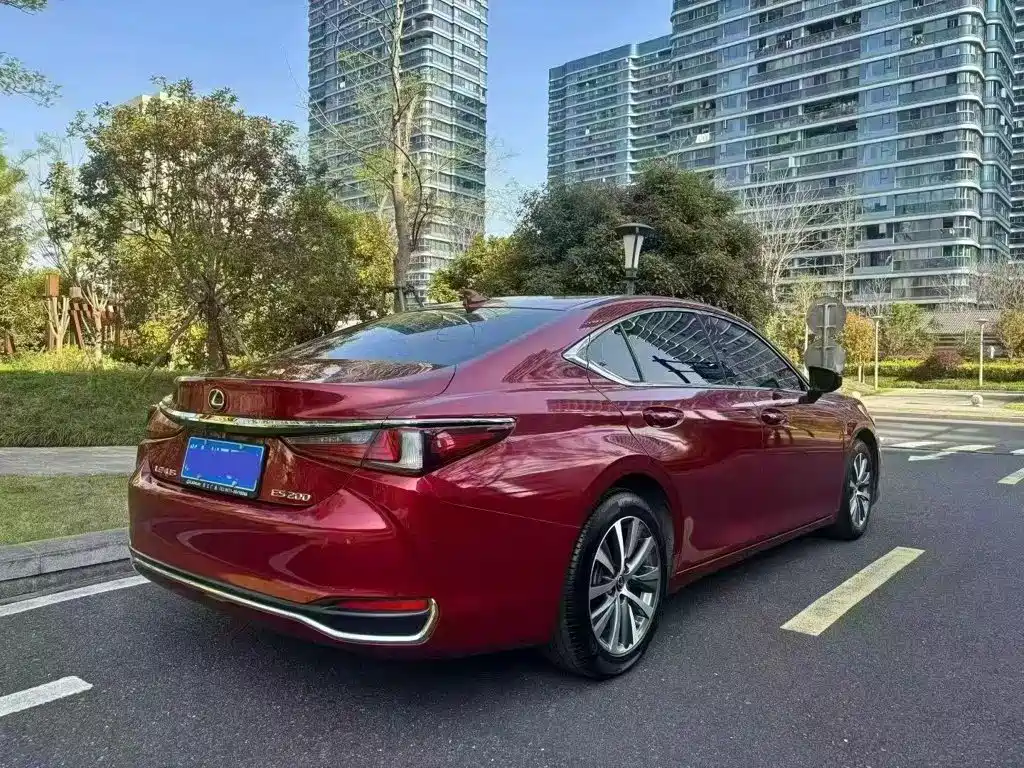 Lexus ES — фото 4