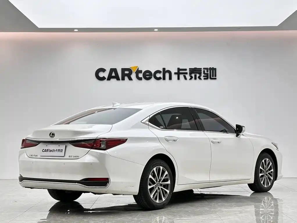 Lexus ES — фото 5
