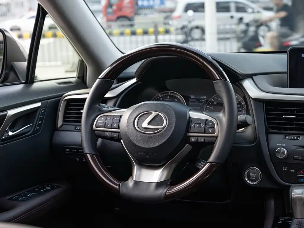 Lexus RX — фото 14