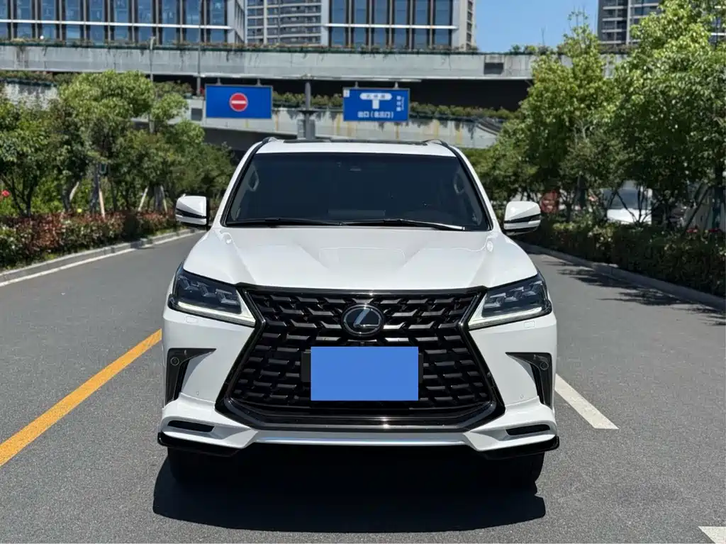 Lexus LX — фото 2