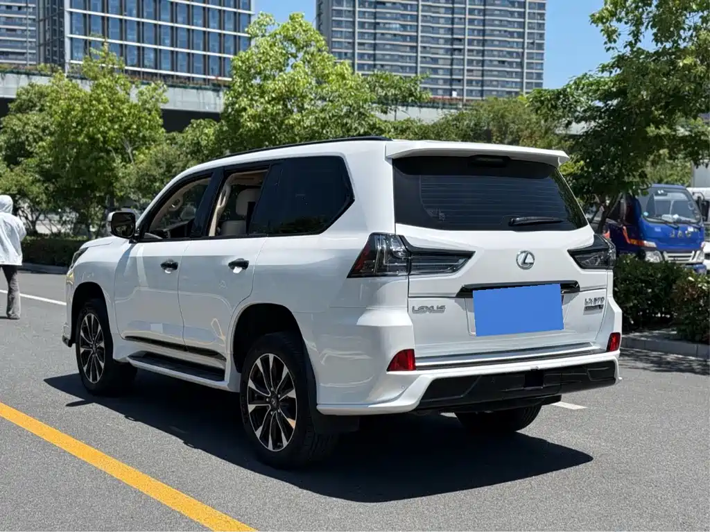 Lexus LX — фото 4