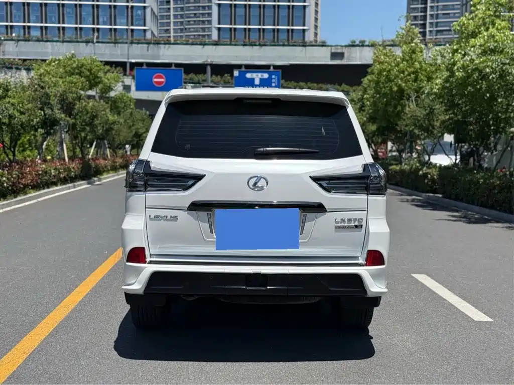 Lexus LX — фото 5