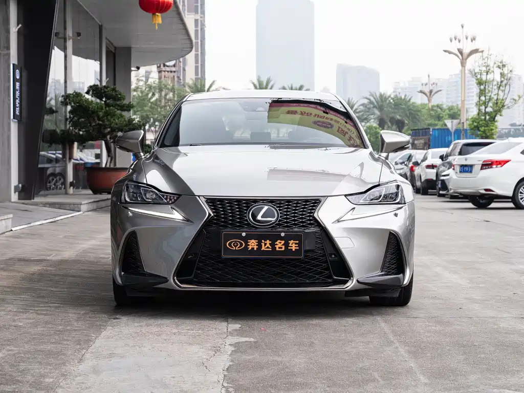 Lexus IS — фото 2