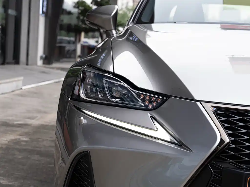 Lexus IS — фото 6