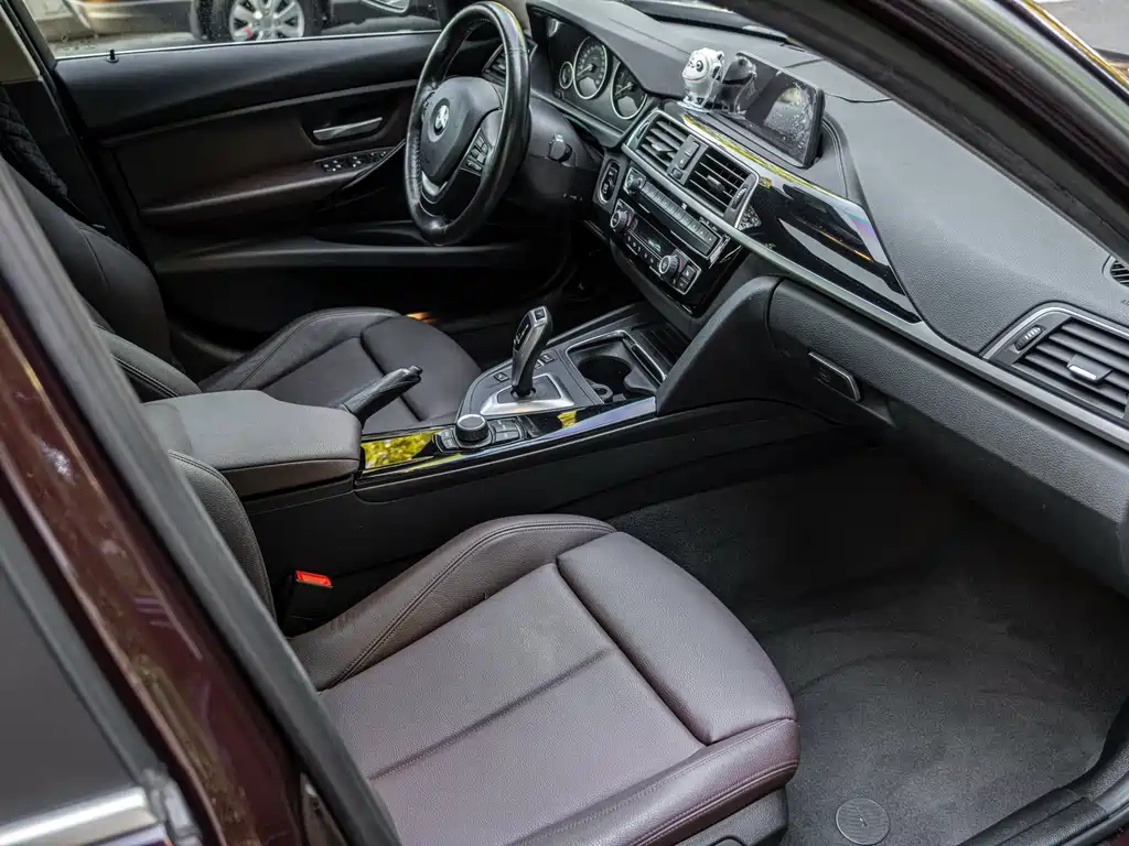BMW 3 Series — фото 14