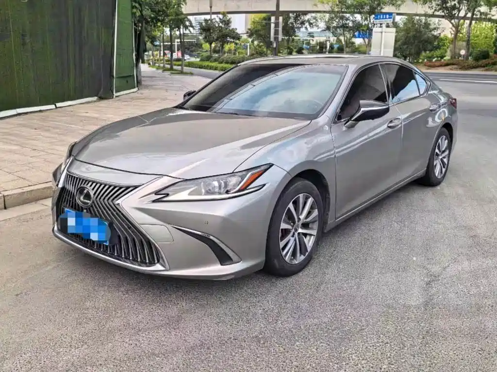 Lexus ES — фото 3