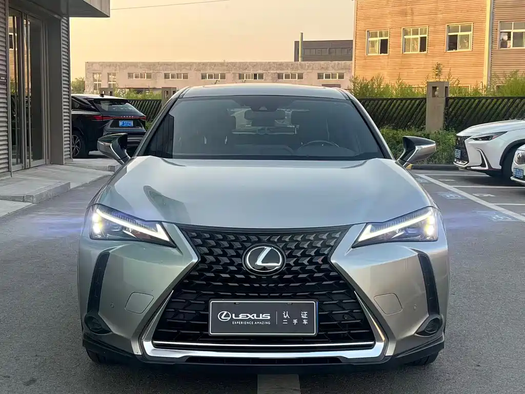 Lexus UX — фото 2