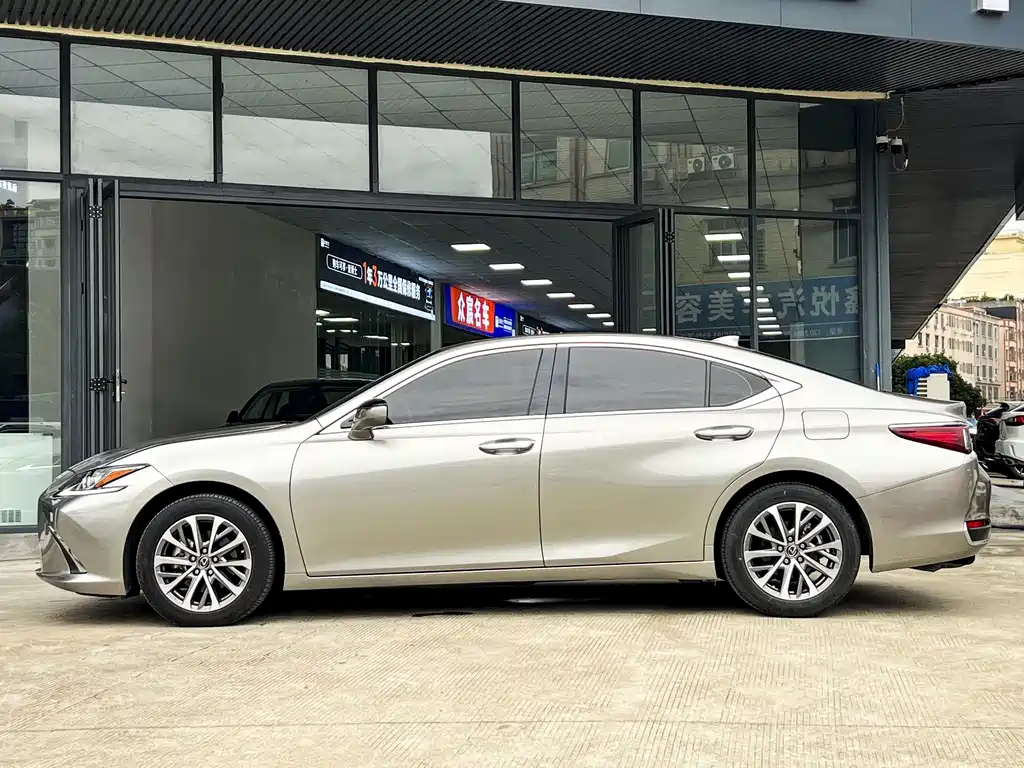 Lexus ES — фото 3