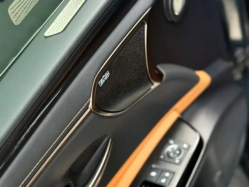 Lexus ES — фото 10
