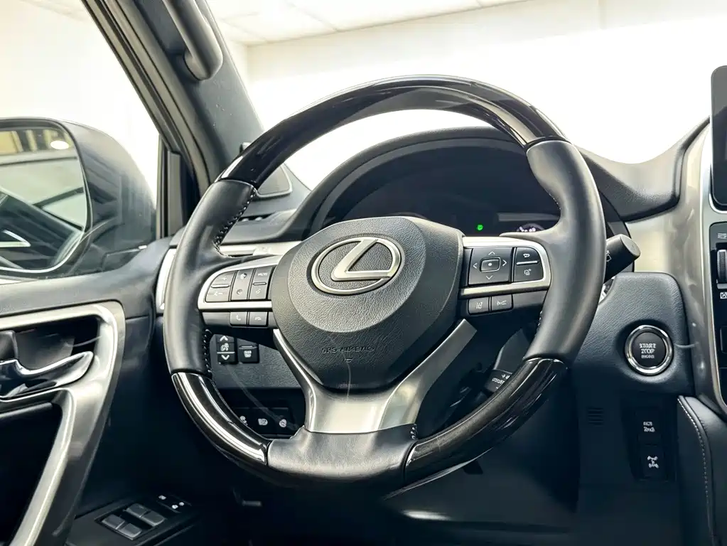 Lexus GX — фото 7