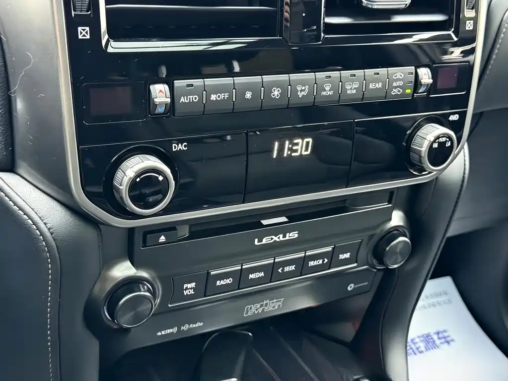 Lexus GX — фото 10