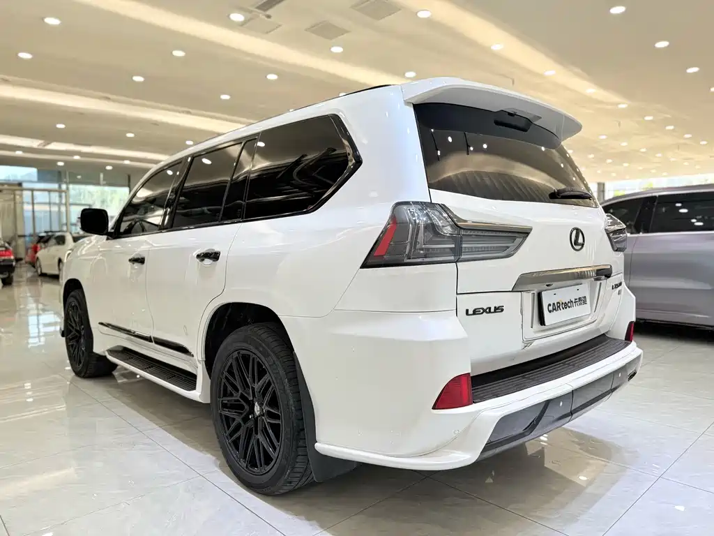 Lexus LX — фото 4