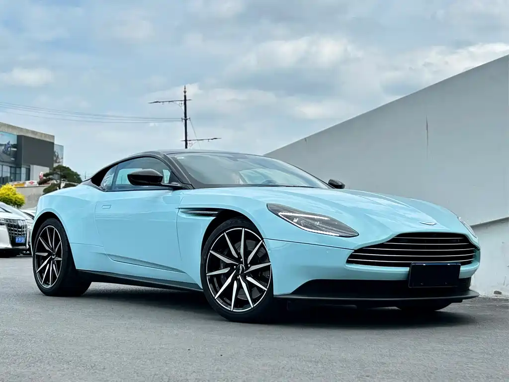 Aston Martin DB11 — фото 3