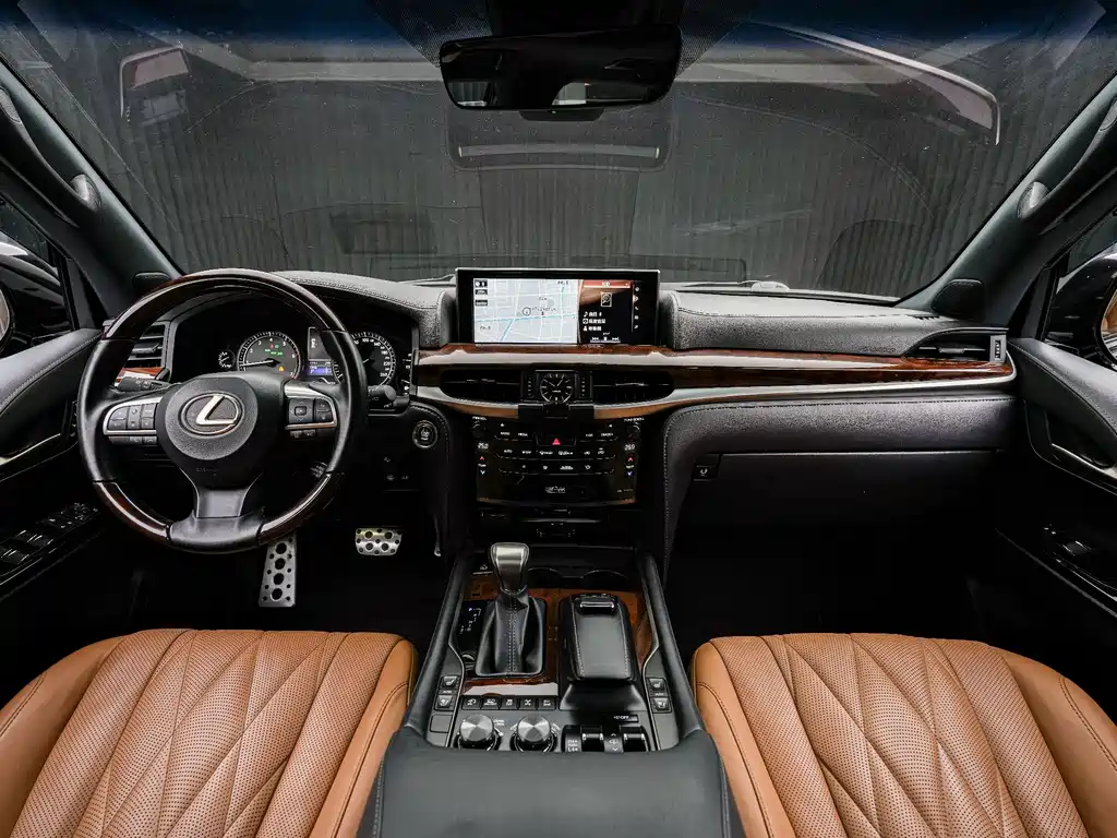 Lexus LX — фото 7