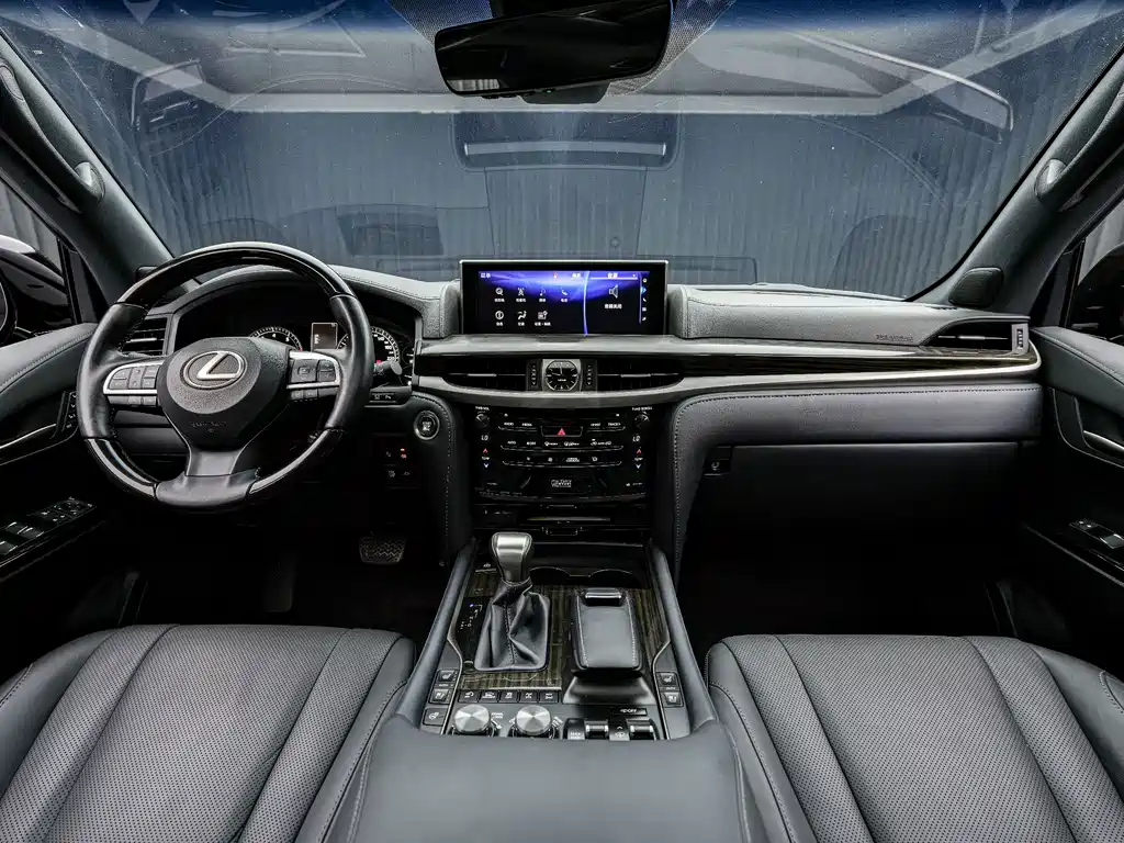 Lexus LX — фото 9