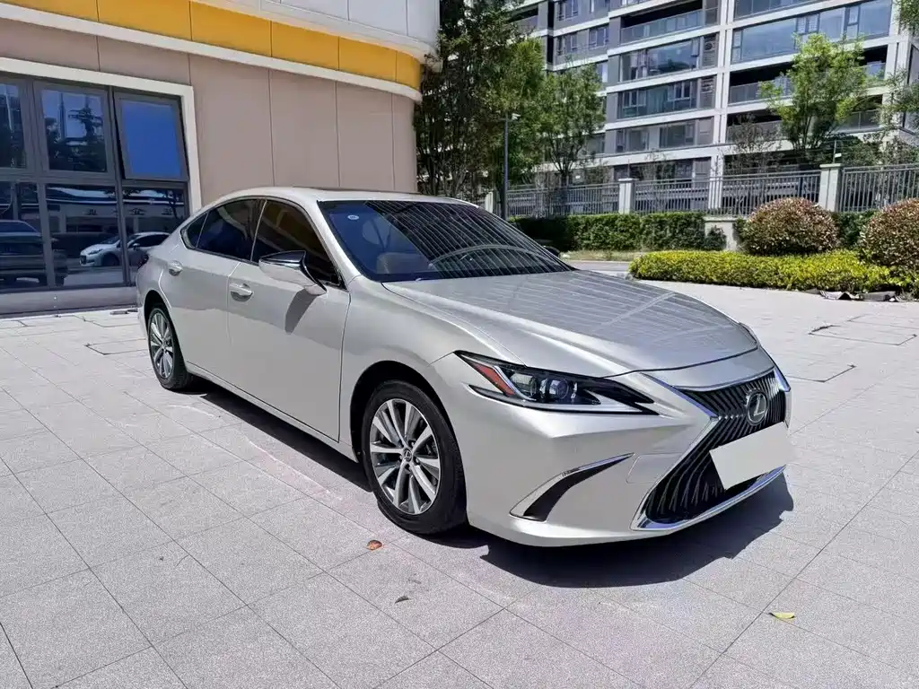 Lexus ES — фото 3