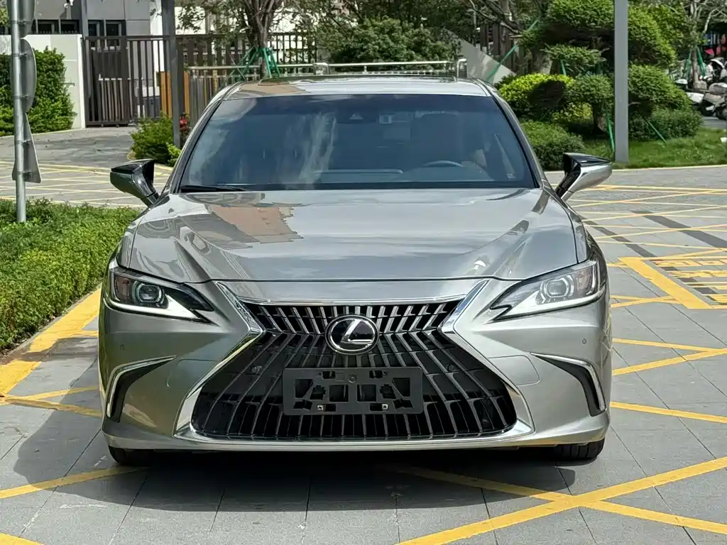 Lexus ES — фото 2