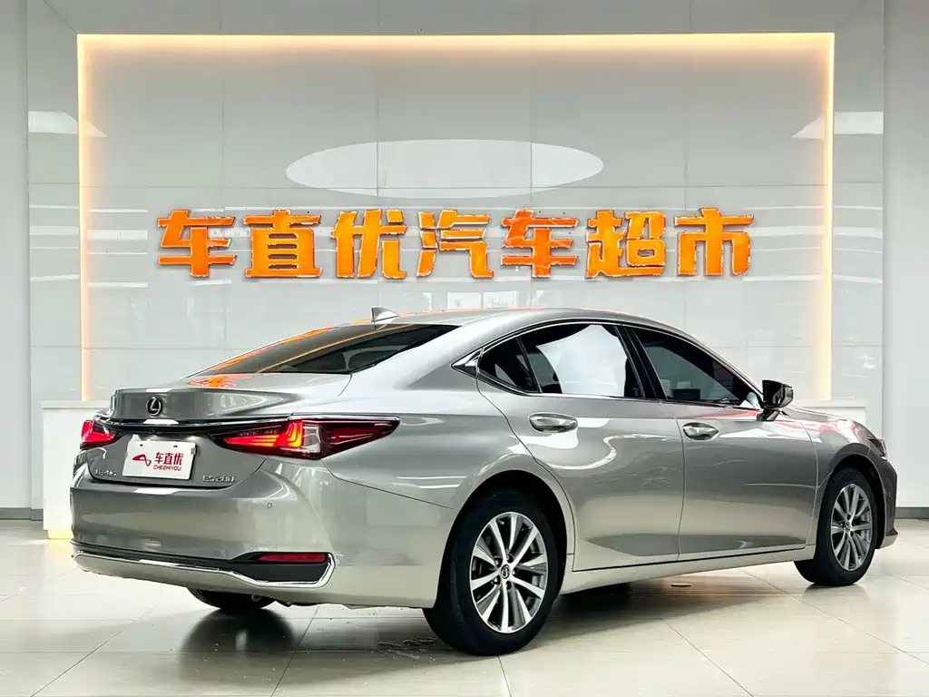 Lexus ES — фото 5