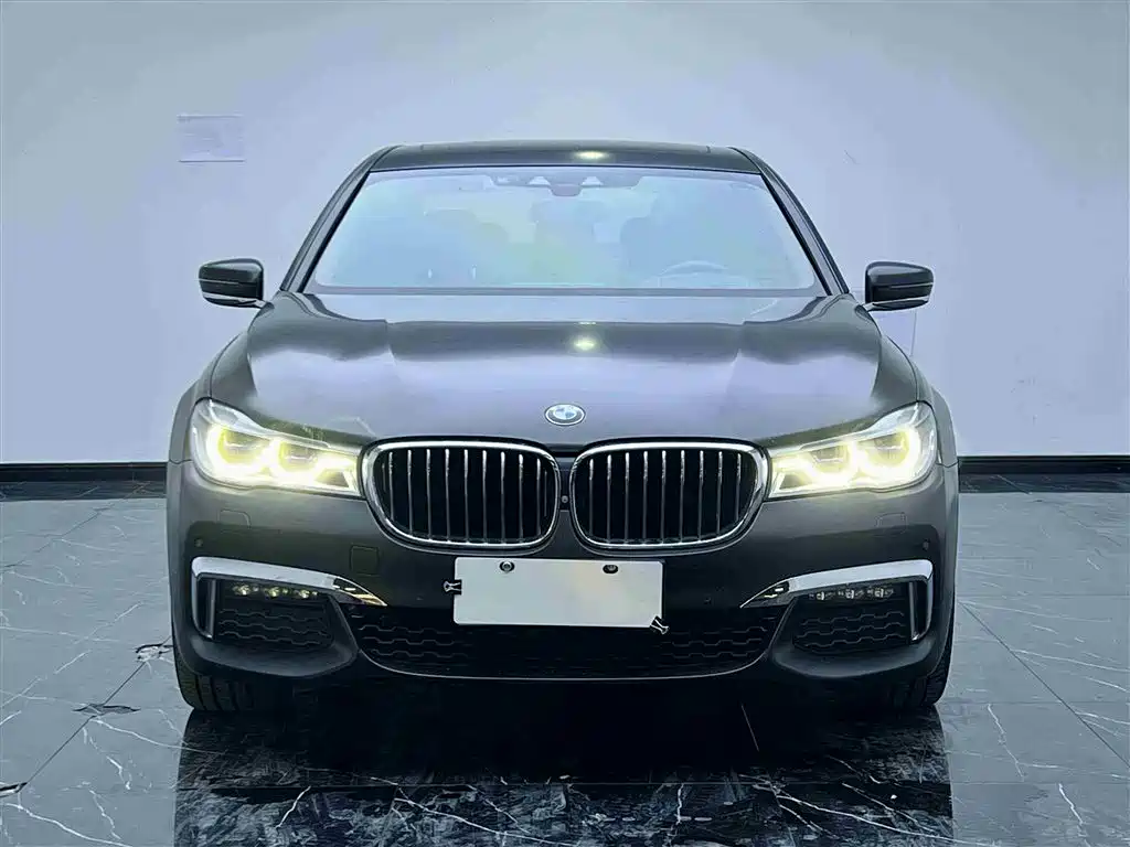 BMW 7 Series — фото 2