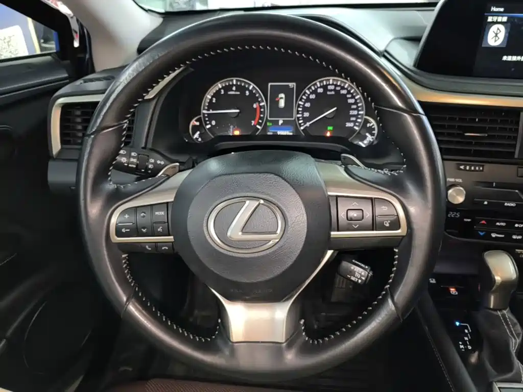 Lexus RX — фото 11
