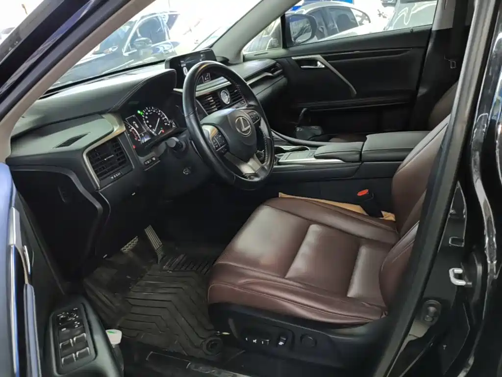Lexus RX — фото 15