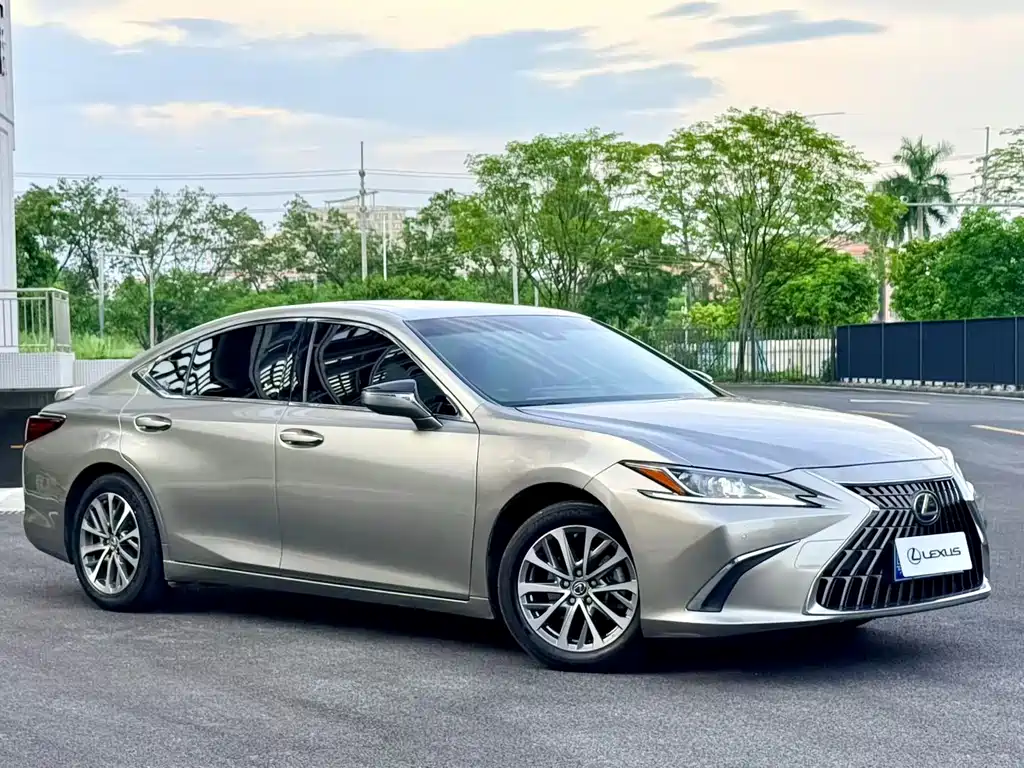 Lexus ES — фото 3