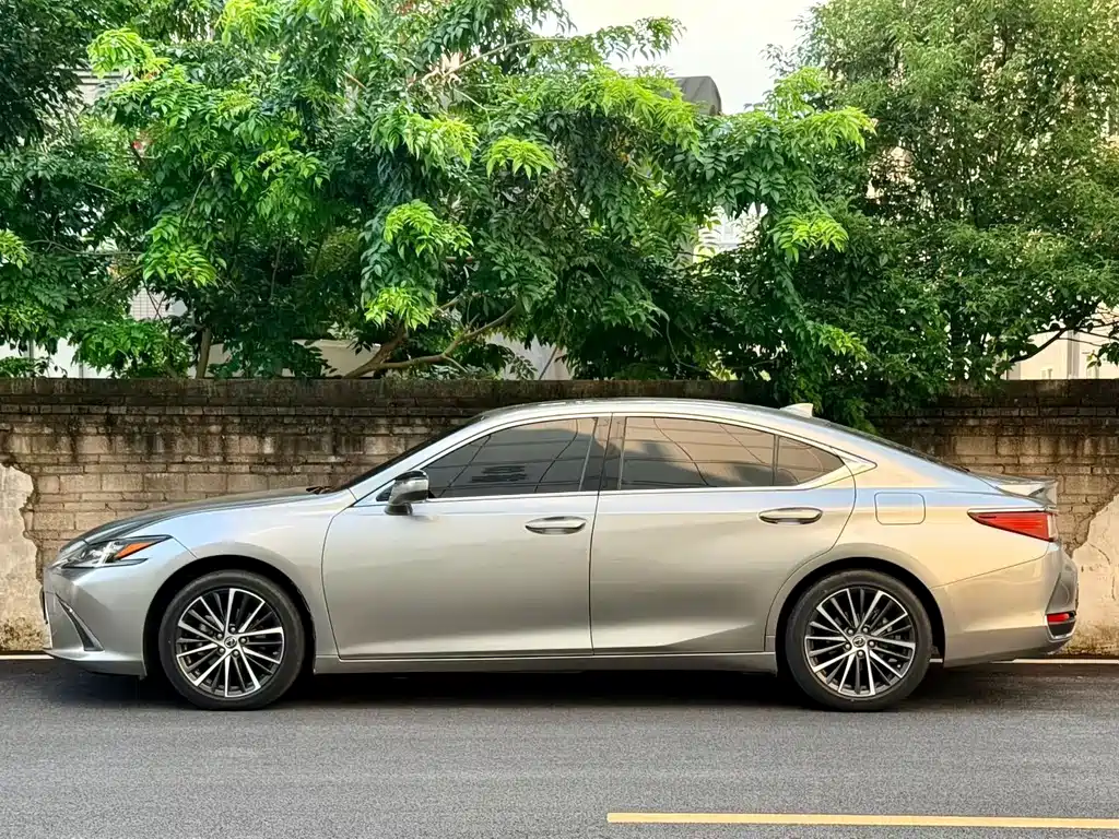 Lexus ES — фото 2