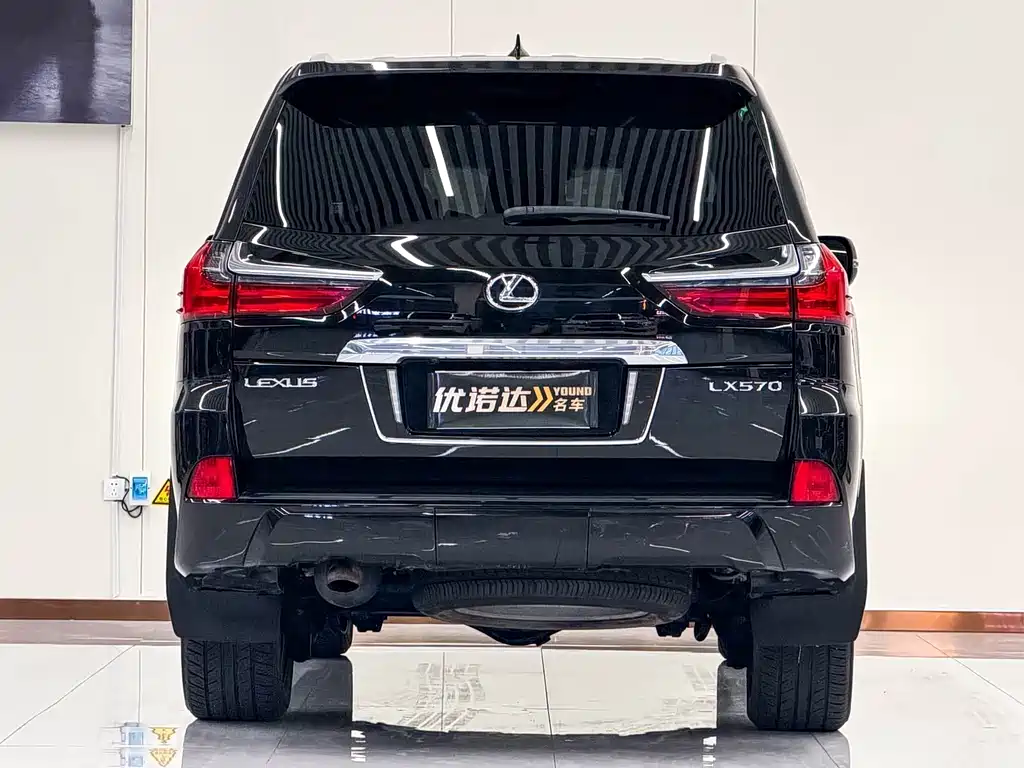 Lexus LX — фото 4