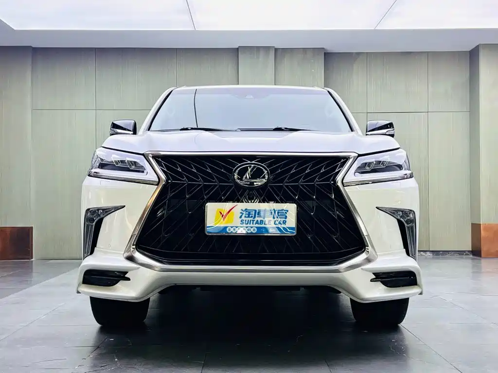 Lexus LX — фото 2