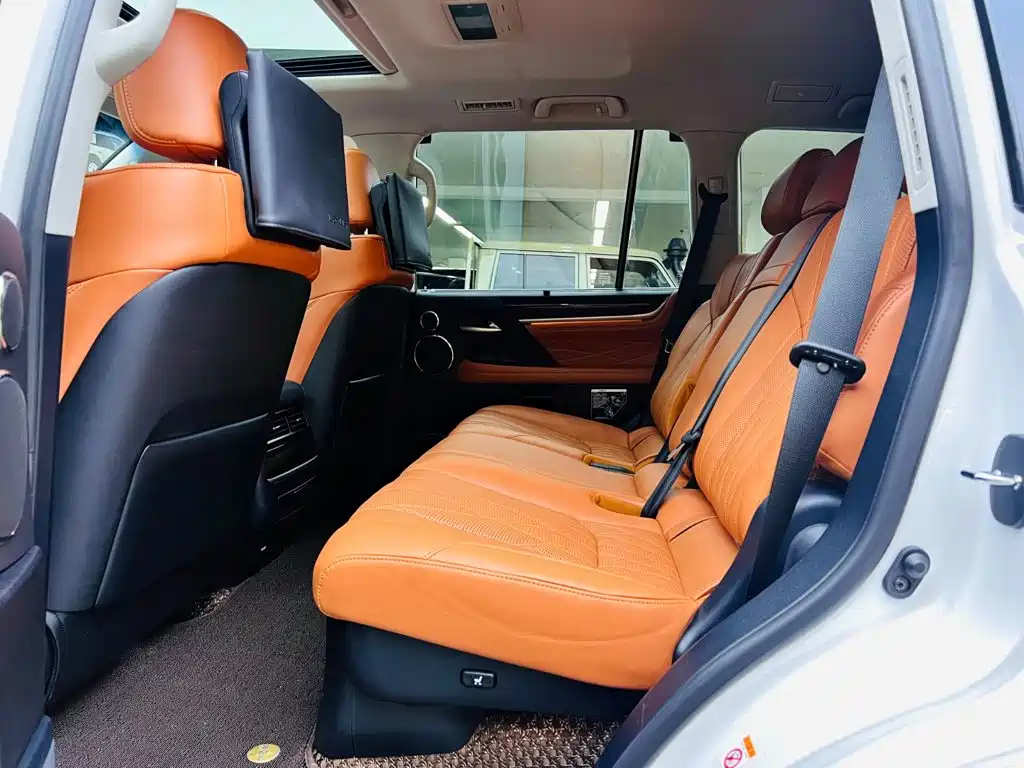 Lexus LX — фото 15