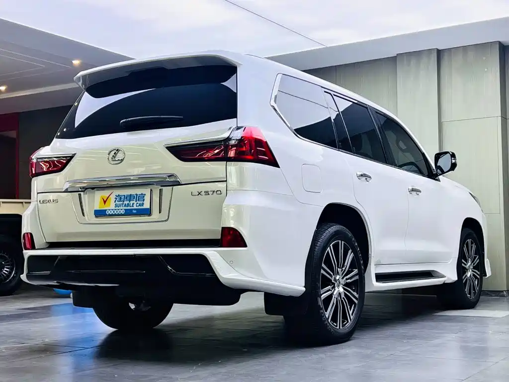 Lexus LX — фото 4