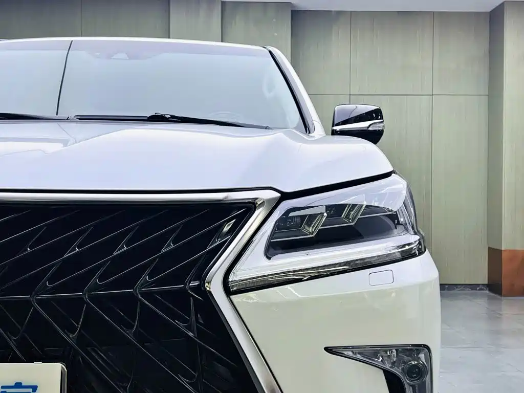Lexus LX — фото 7
