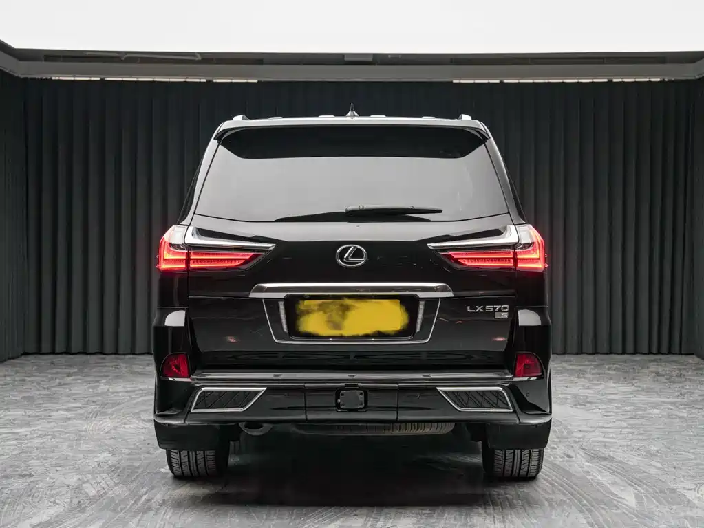 Lexus LX — фото 5